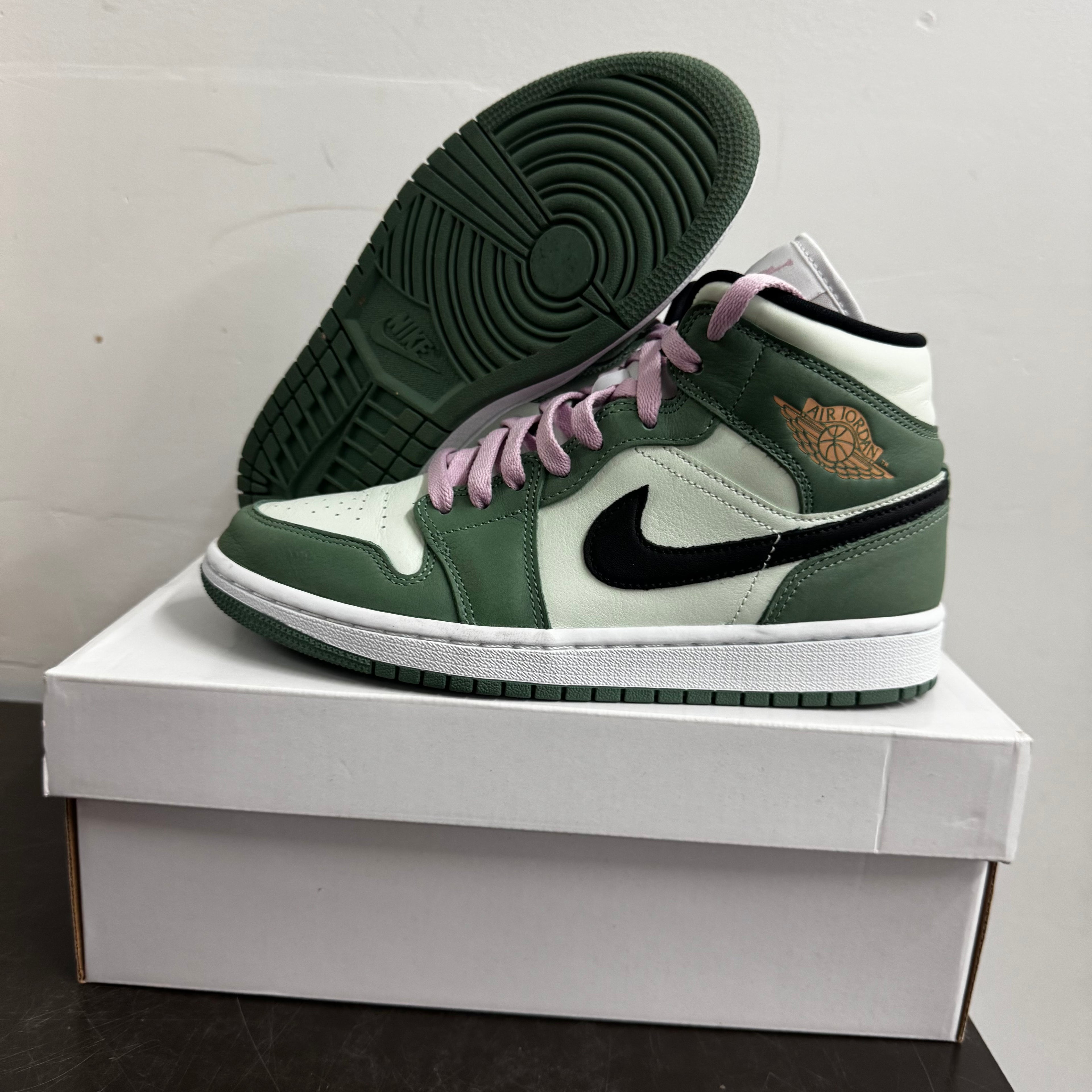 Jordan 1 Mid "Dutch Green" (8.5W/7M)