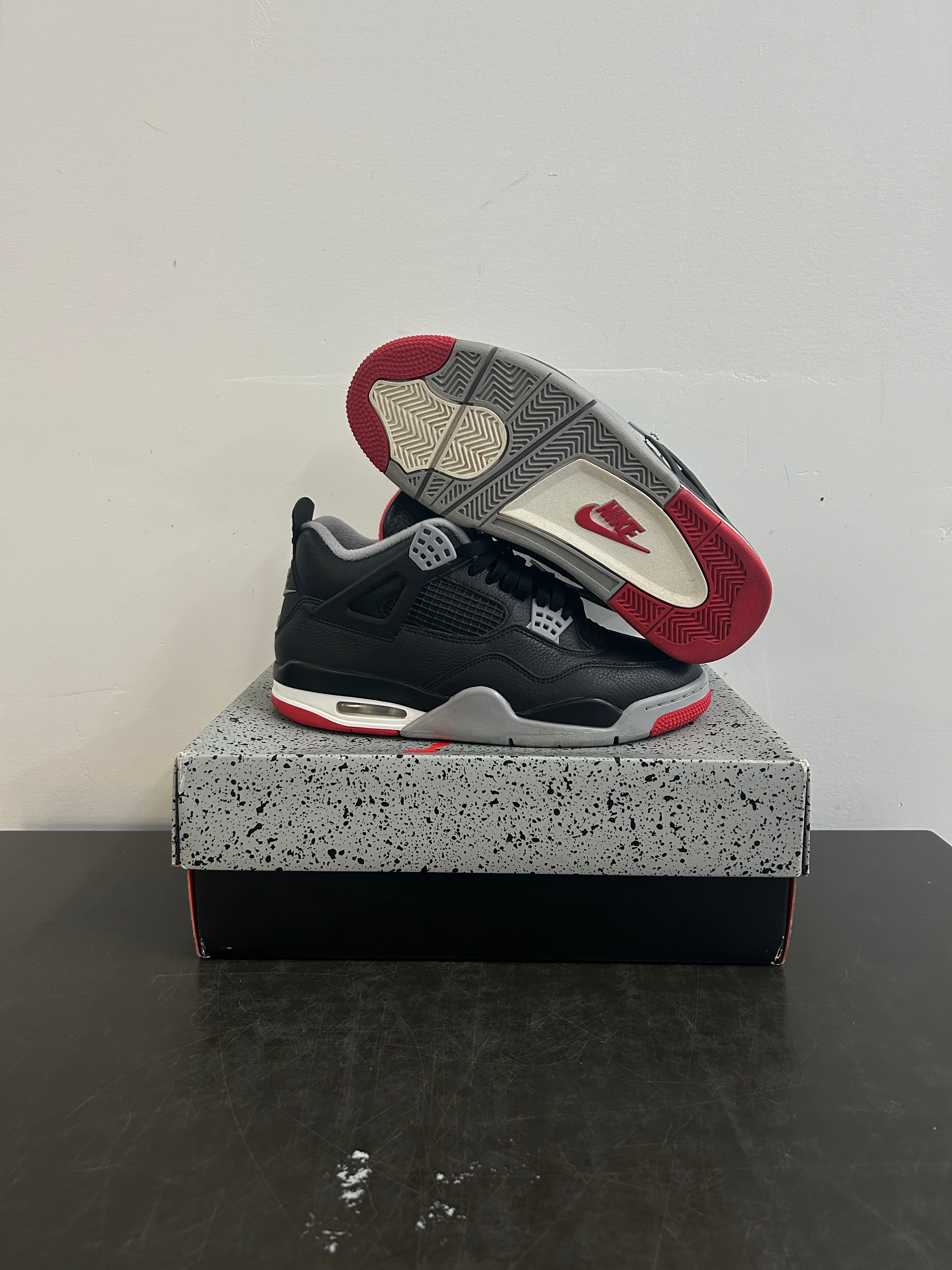 Jordan 4 Retro
Bred Reimagined (9)