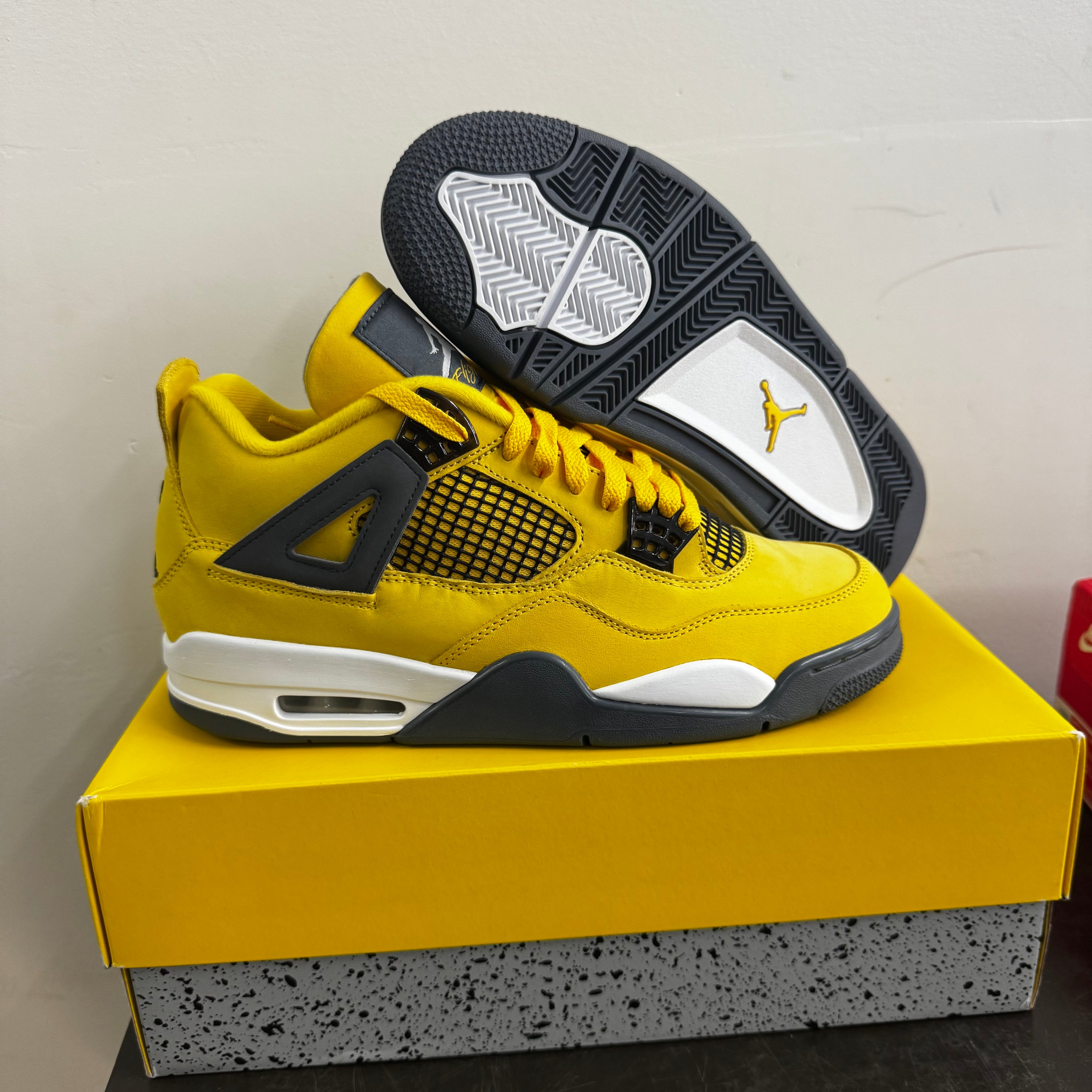 Jordan 4 “Lightning” (10)