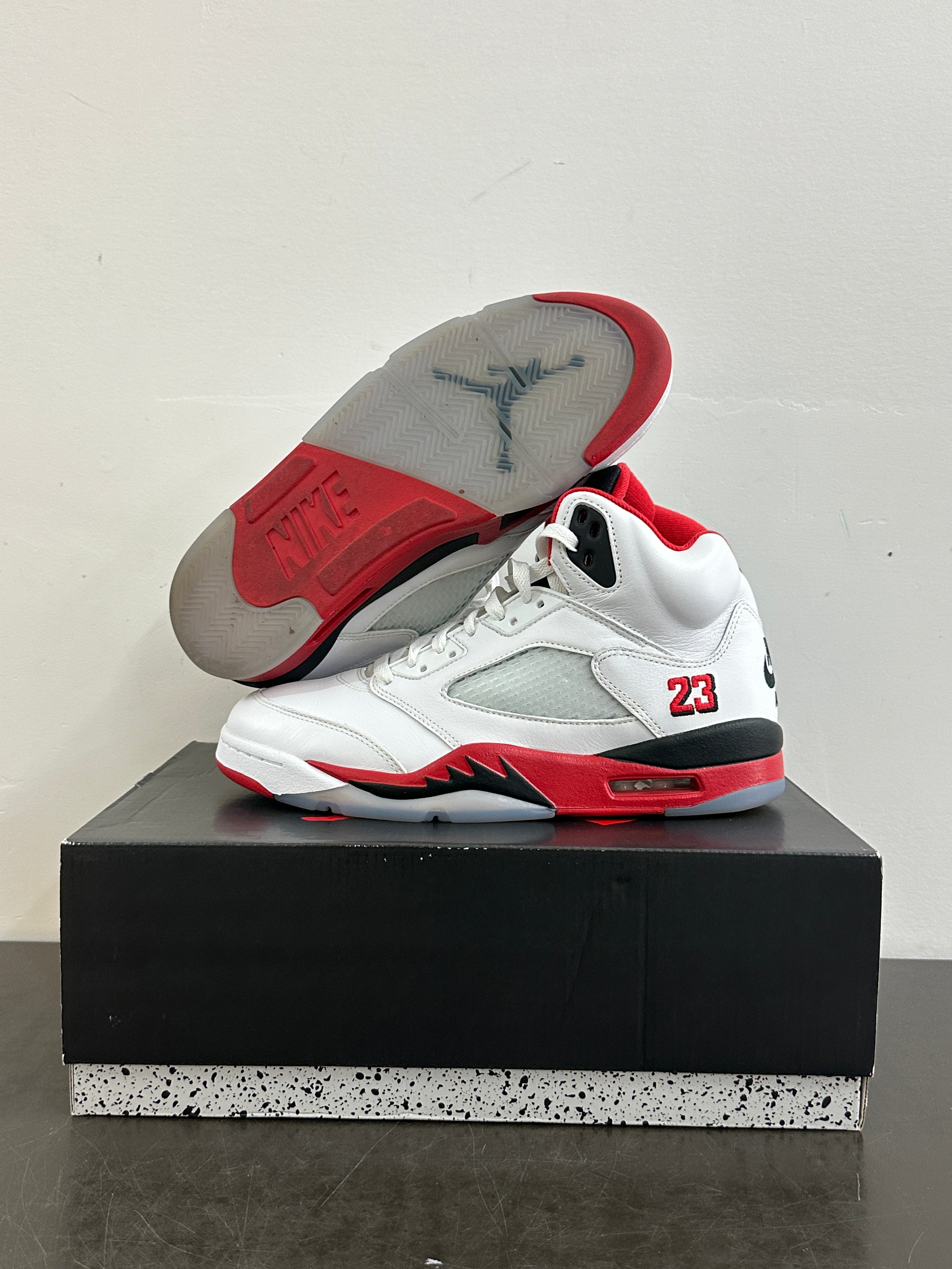 Jordan 5 “Fire Red Black Tongue”