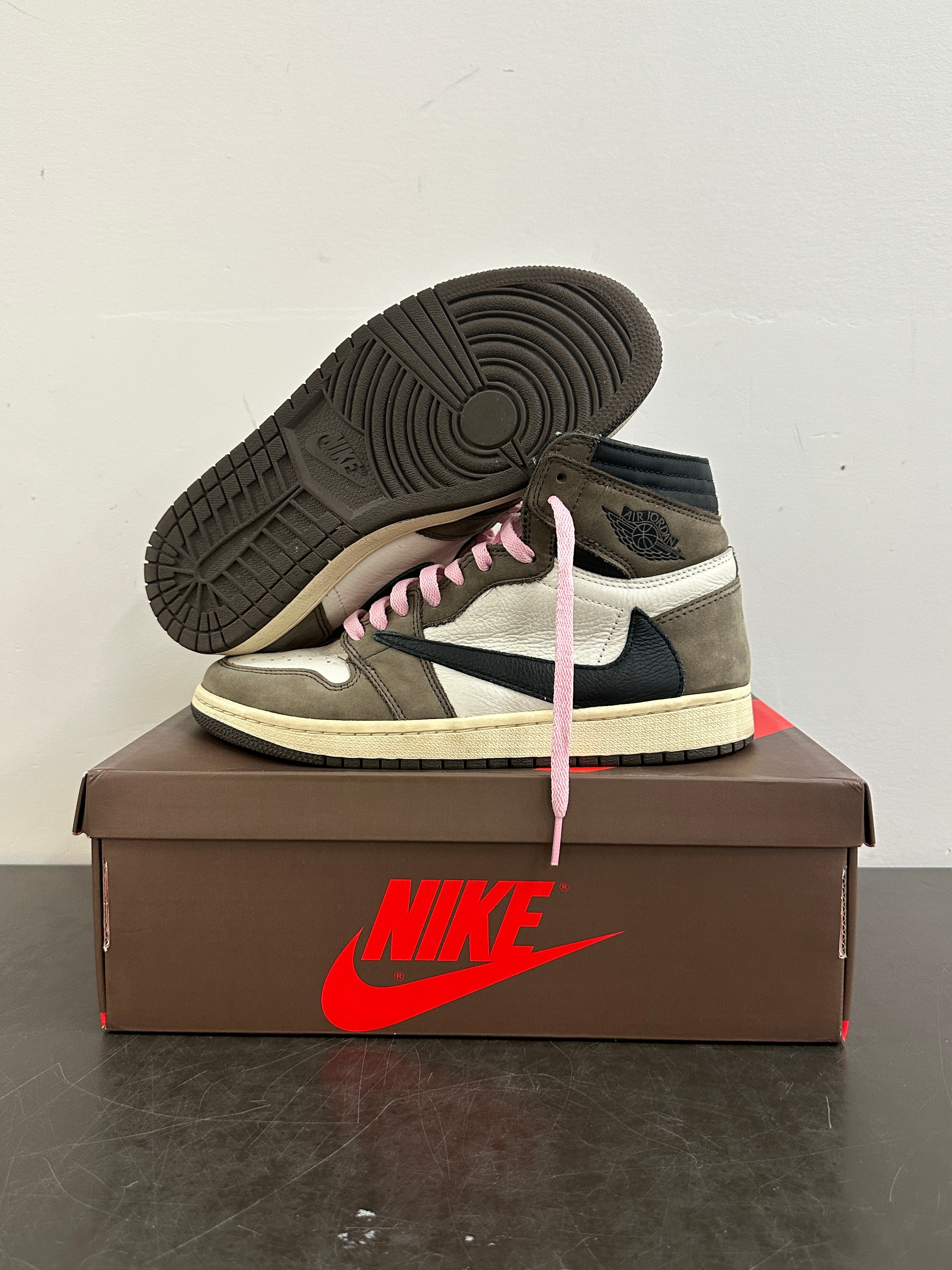 Jordan 1 Travis Scott Mocha OG